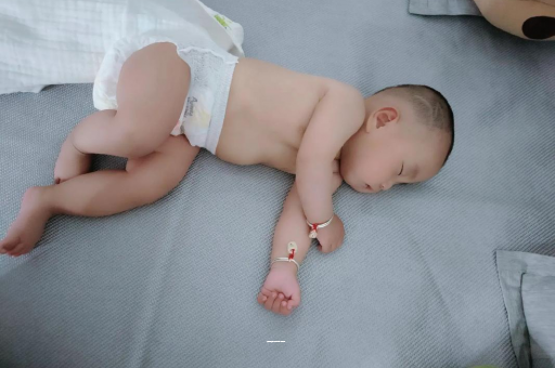 永新孕妇肚子一跳一跳